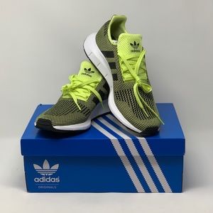 Swift Run men’s adidas size 9.5 shoes